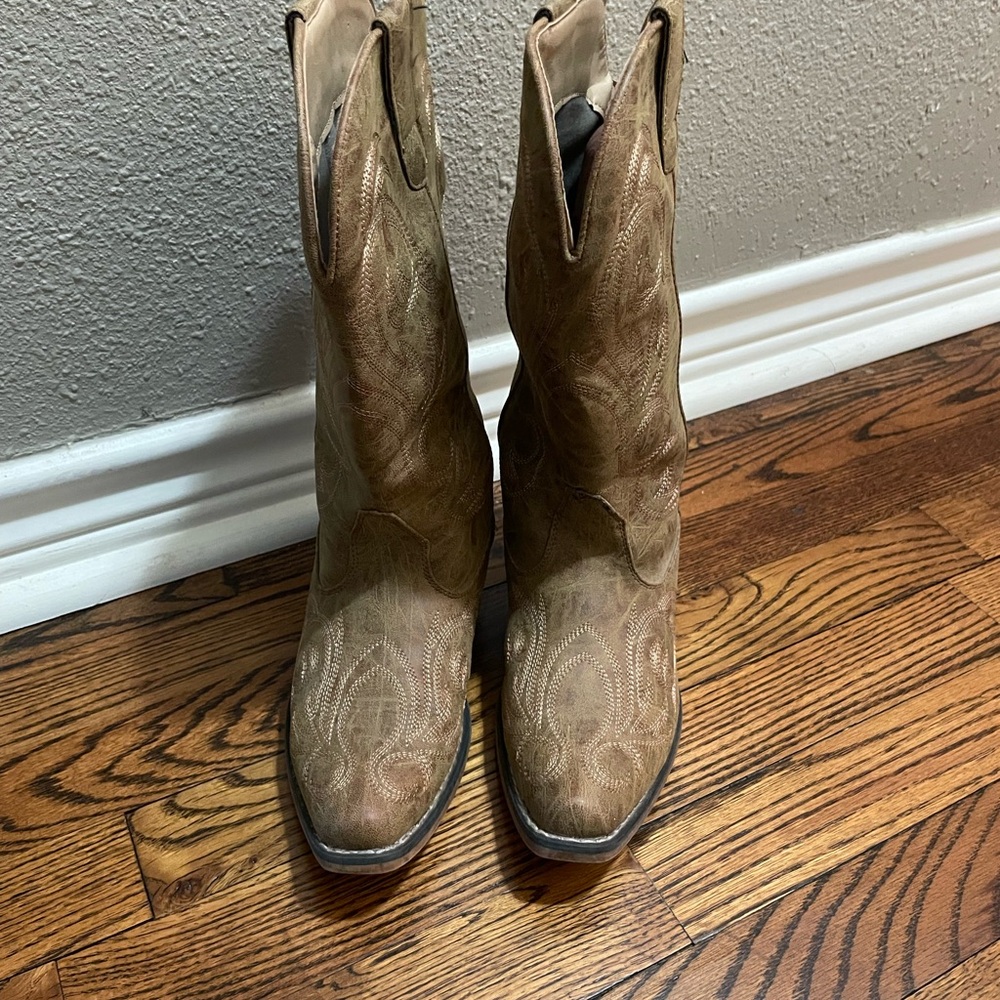 Ariat Tan Heeled Roper Boots